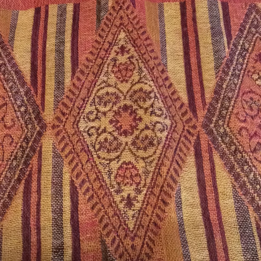 Multi-colored scarf - Picture 3 of 3